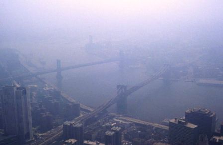 Foto: El Smog en la Ciudad de Nueva York, visto desde el Centro de Comercio Mundial en 1988. 